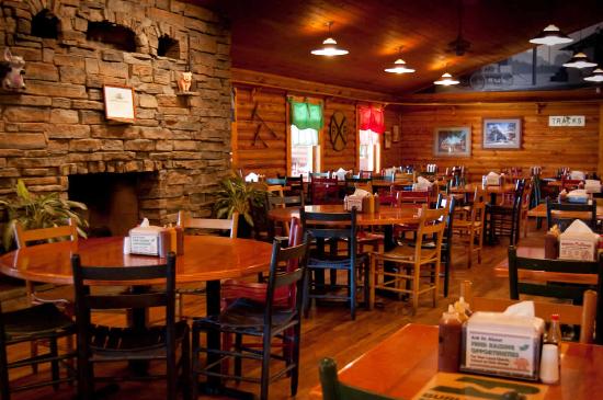 mutts-bbq-restaurant.jpg